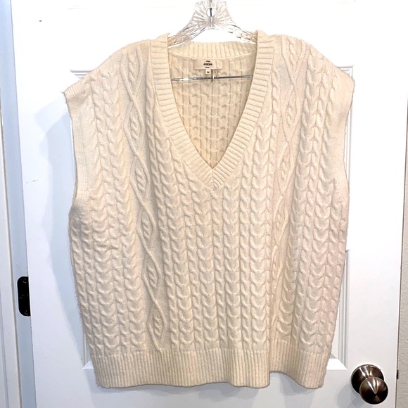 entro Sweaters - NWOT Entro Sz M Cream Sweater Knit Vest Top Oversized V Neck Plush Stretchy
